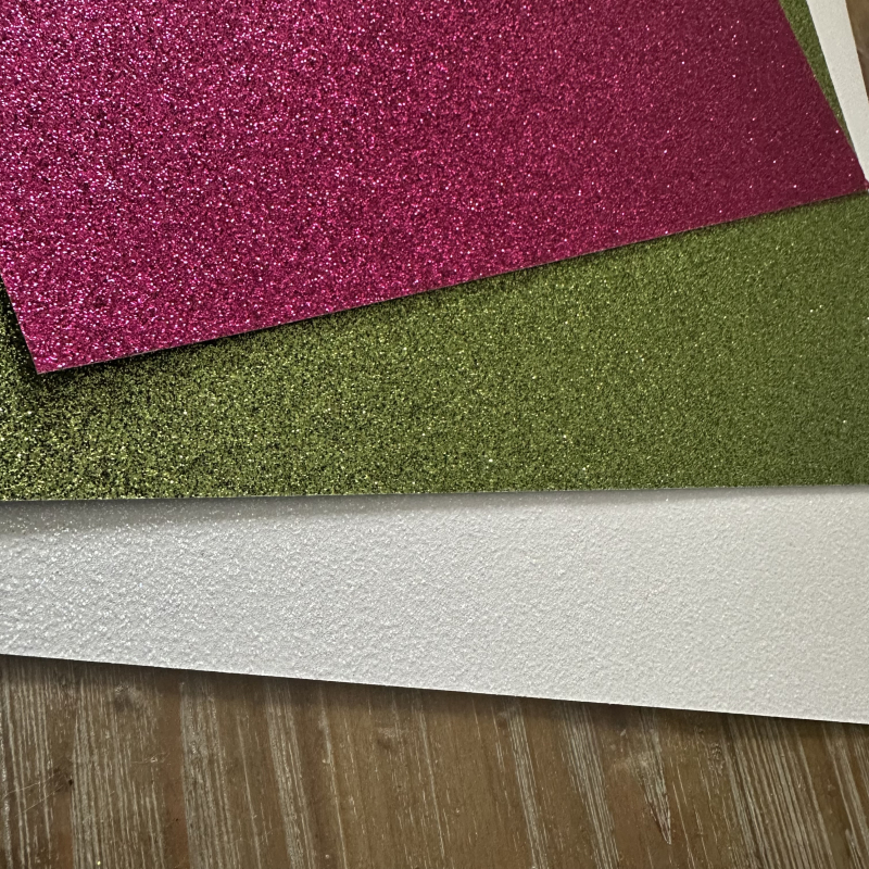 Berry Burst, Old Olive and white Glimmer specialtypaper